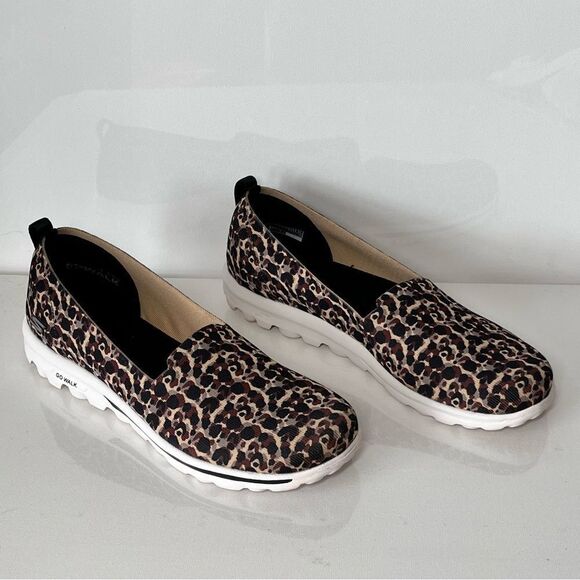 Skechers GOwalk Classic Spring Safari Washable Slip-Ons - Picture 2 of 6